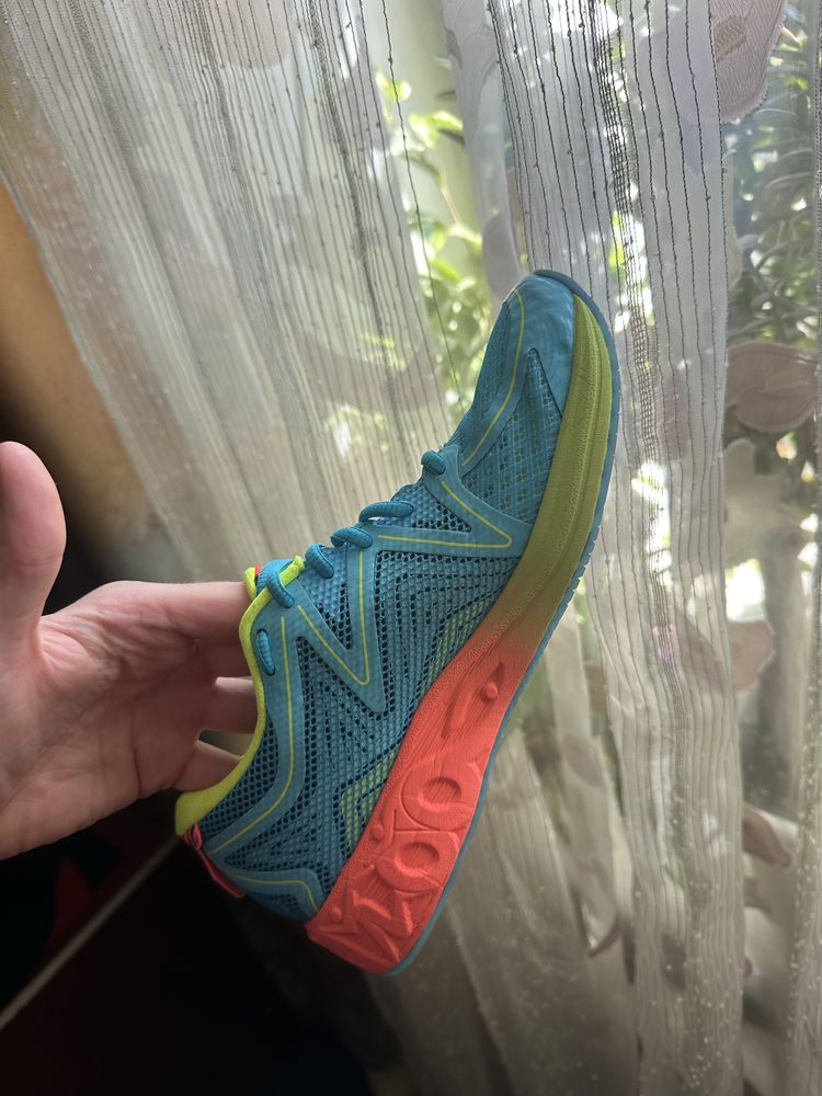 Жіночі кросівки ASICS NOOSA FF 38р.