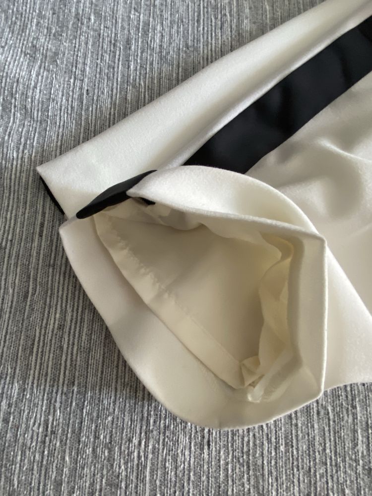 Aqua nowe eleganckie spodnie na podszewce białe z lampasem