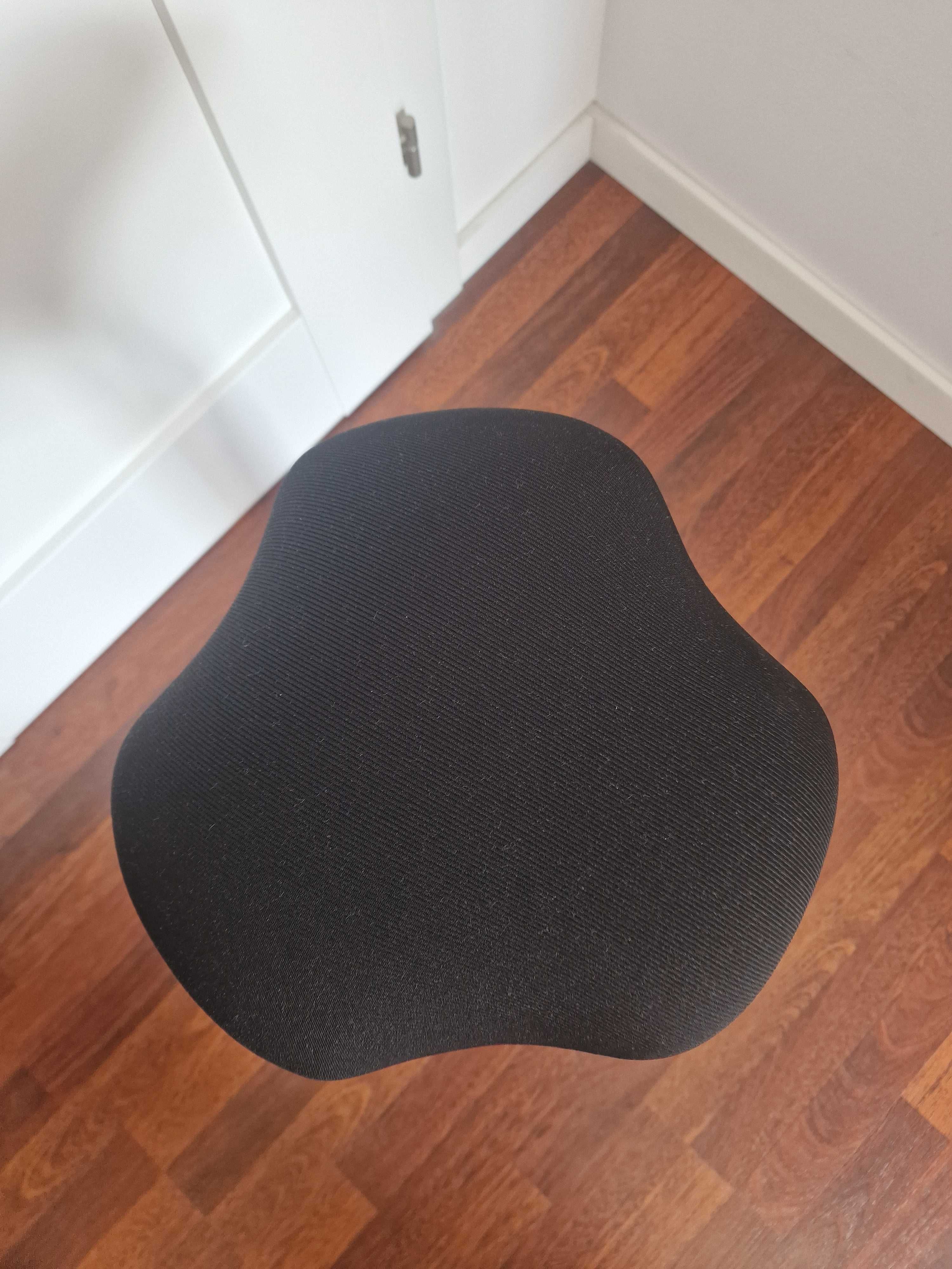 Stołek ergonomiczny