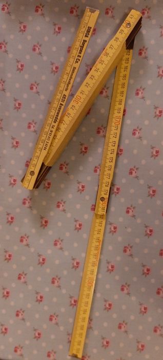 Fita métrica forte,  rígida e dobrável de 2 metros