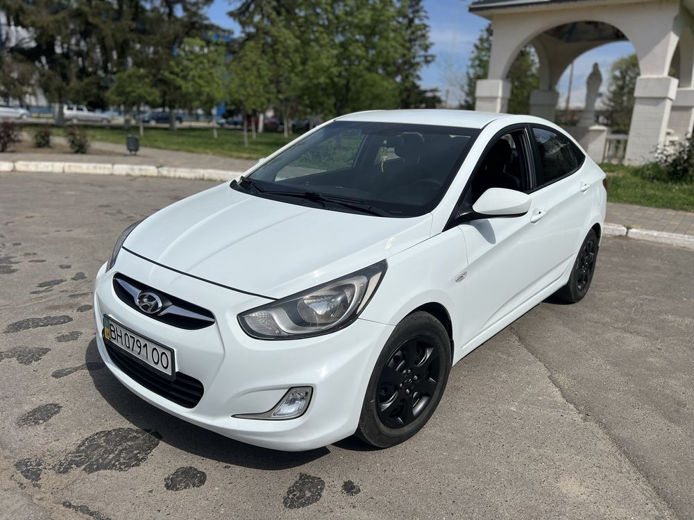 Hyundai Accent 2013