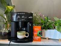 Ciśnieniowy ekspres do kawy DeLonghi Caffe Cortina