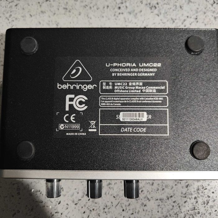 Microfone Behringer BA 85A + Inferface Behringer UMC22 + Suporte