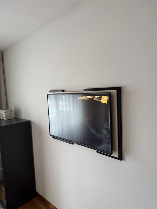 Tv LED LG 43 Polegadas com moldura feita a medida