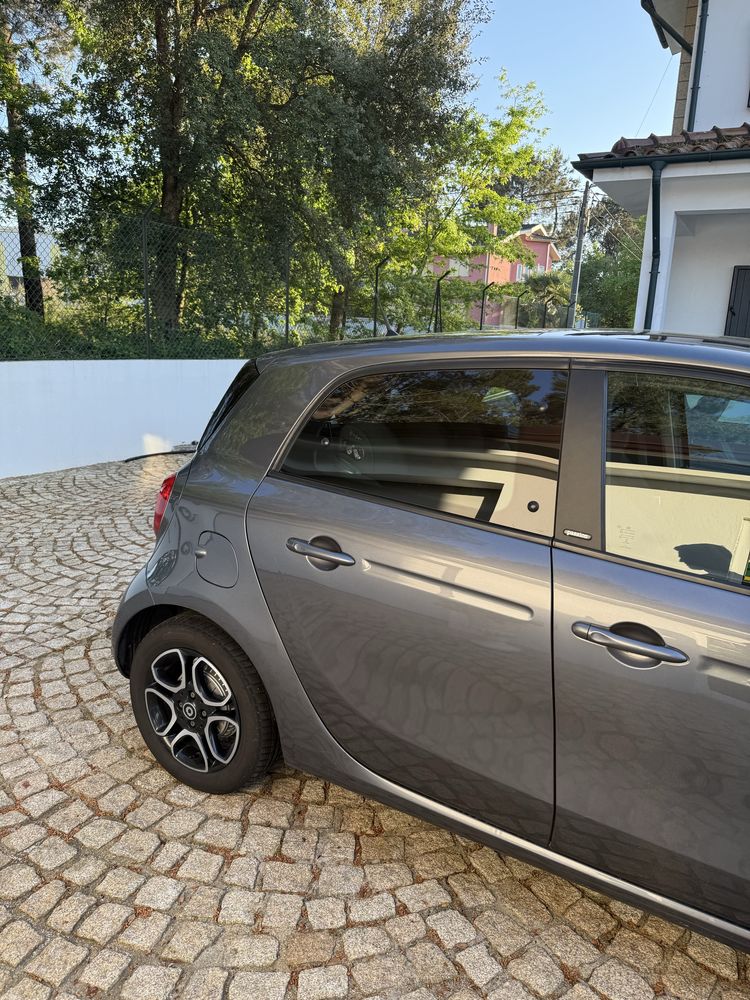 SMART FOURFOUR PASSION EQ - 100% eletrico com Teto Panorâmico duplo