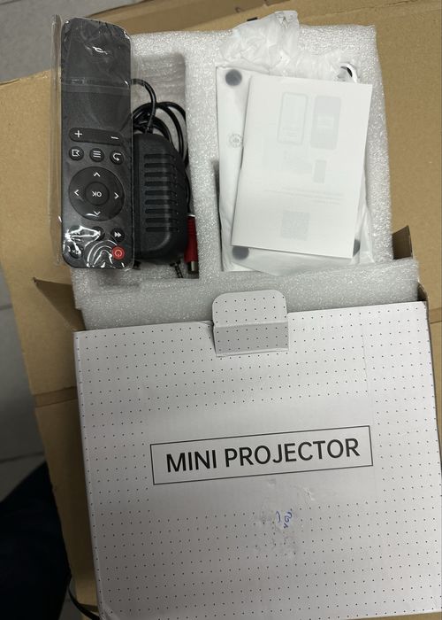 mini projetor novo