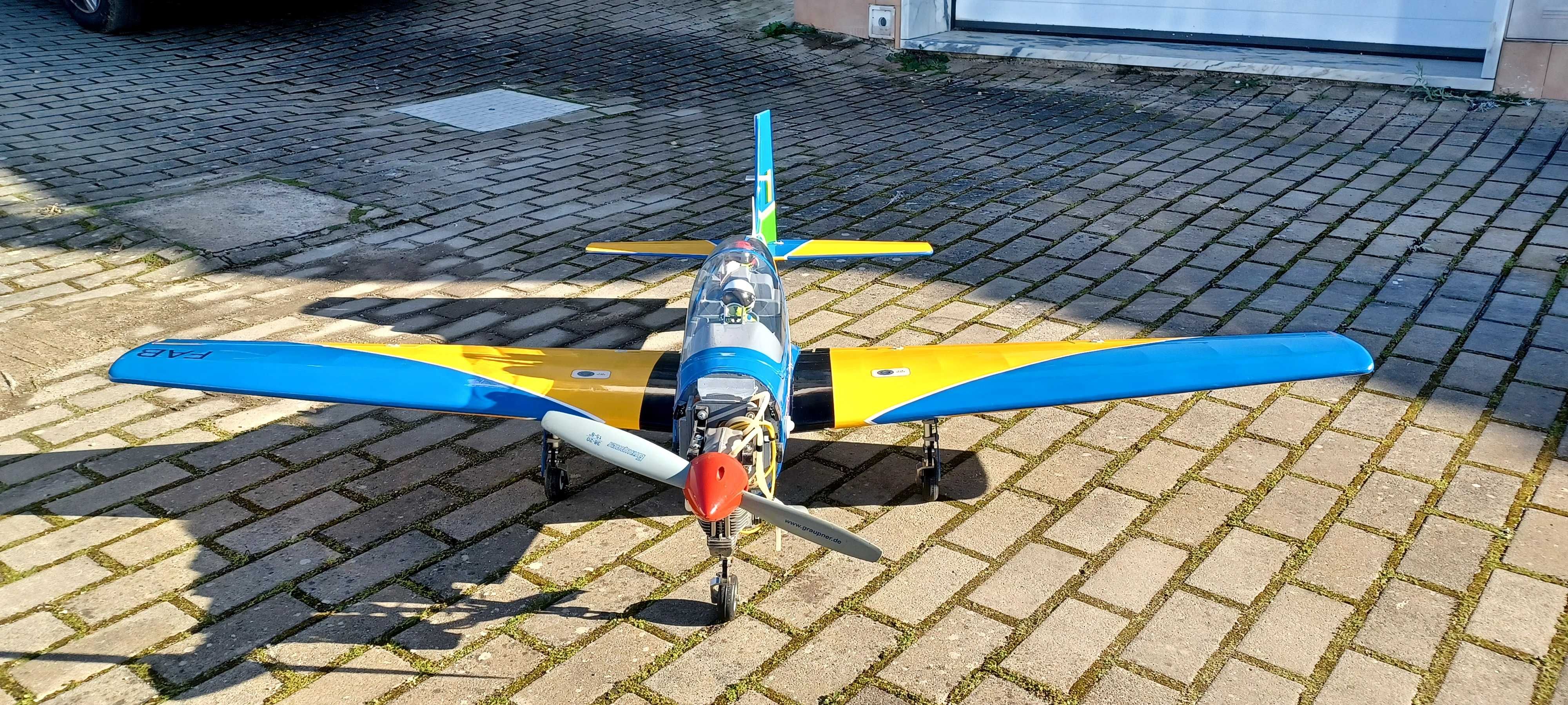 Vendo avião Tucano rc