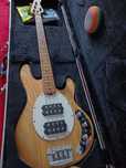 Gitara basowa Music Man Sting Ray