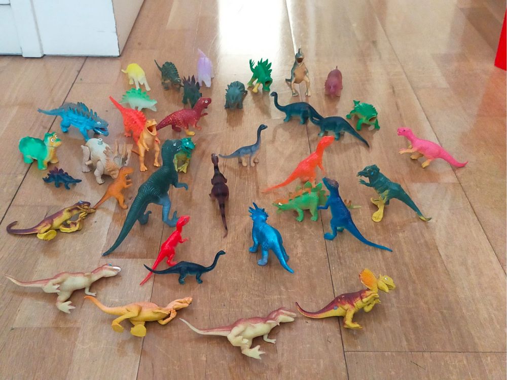 Dinossauros brinquedos