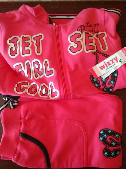 Новый спортивный костюм для девочки