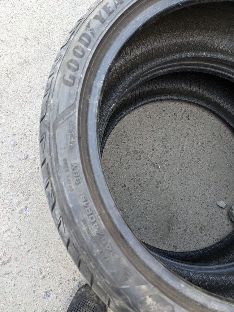 245/40R19 Goodyear Runflat