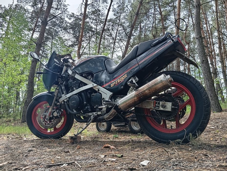 Kawasaki gpz 600r