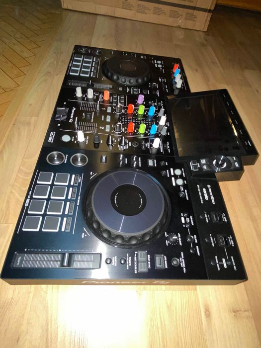 Pioneer XDJ-RX3 com Deck Saver.