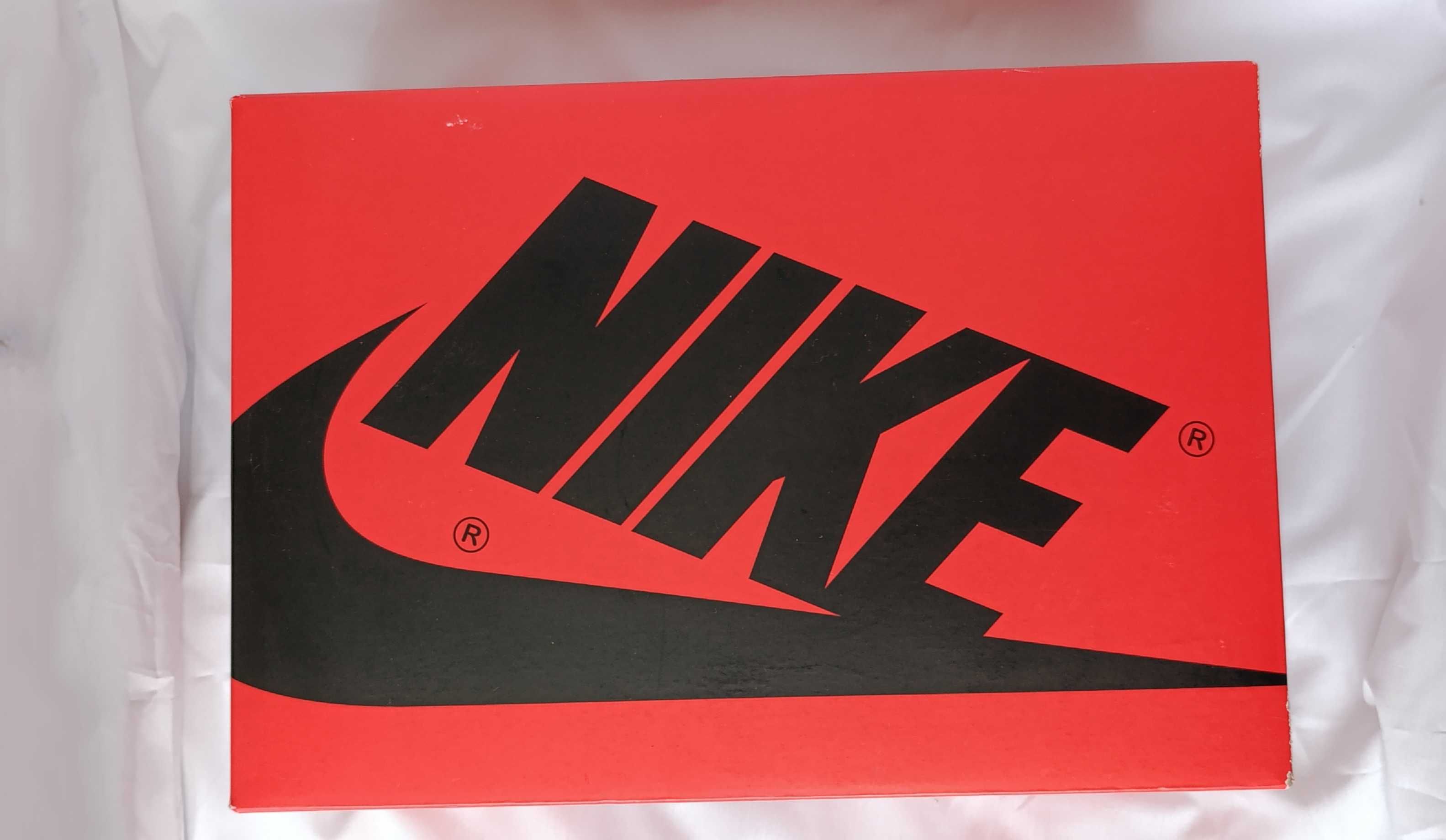 Nike WMNS AIR JORDAN 1 Retro Hi Og