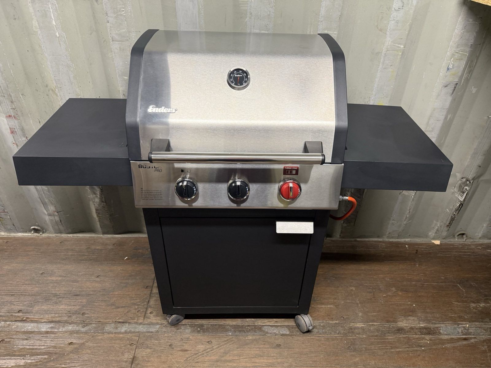 Grill gazowy Enders Boston Pro 3 palnikowy