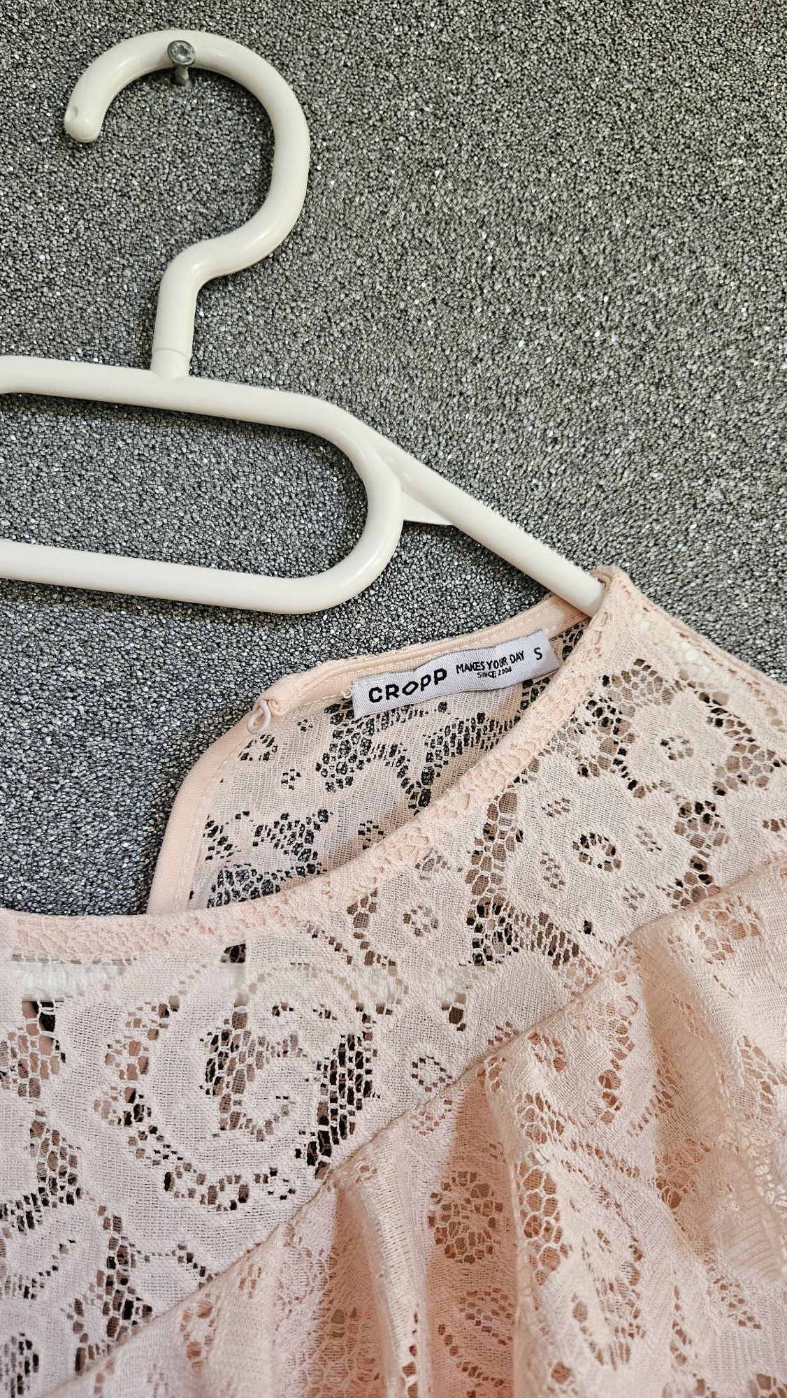 Sukienka elegancka Cropp