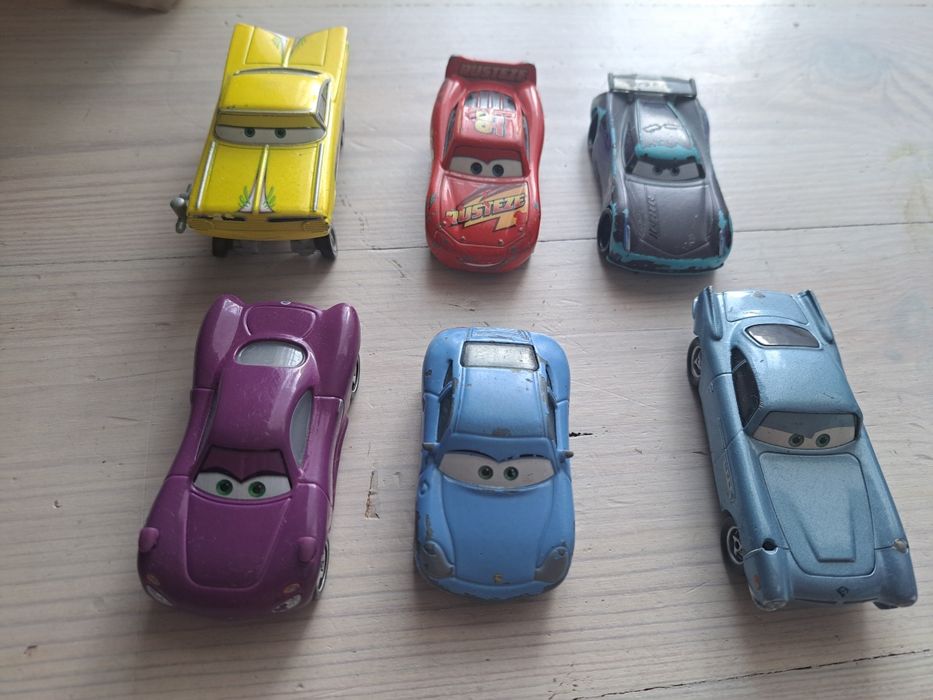 6 aut z filmu zygzak McQueen