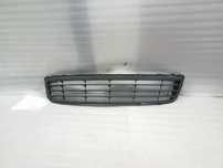 Suzuki Swift MK7 lift FL kratka środkowa zderzaka przód dolna nowa dół