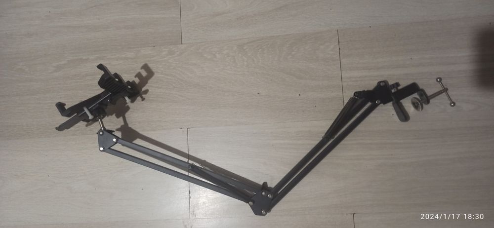 Uchwyt na tablet metalowe reg. ramię