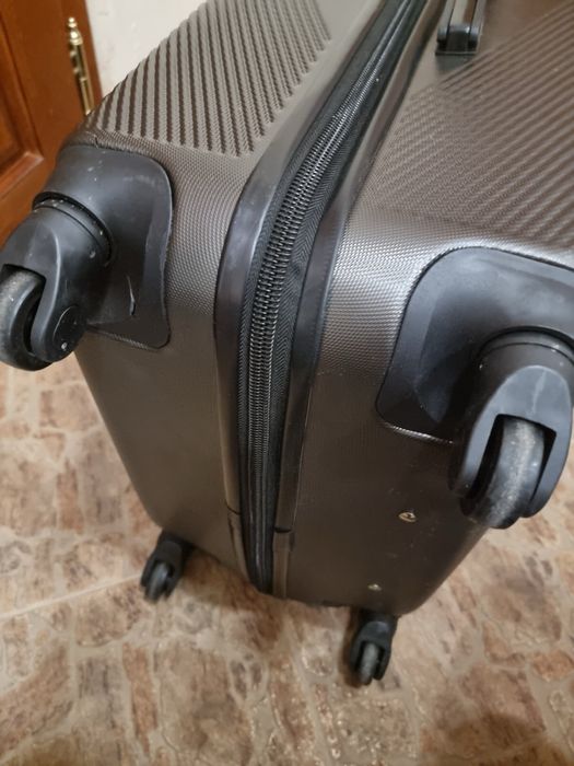 Дорожня пластикова вазіза.