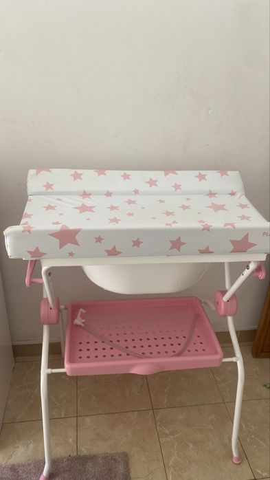 Banheira com suporte e trocador