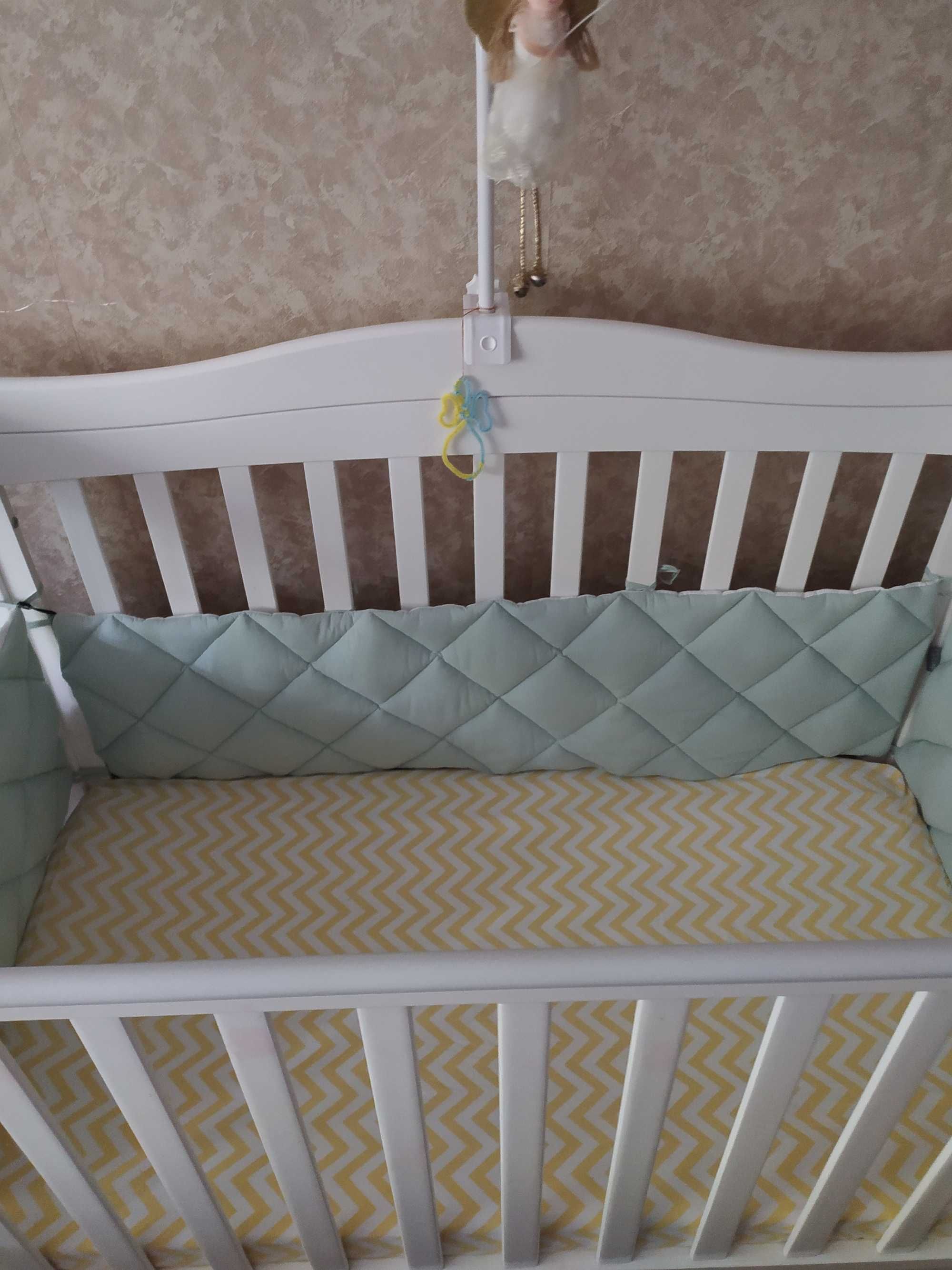 Дитяча кроватка для малюків
