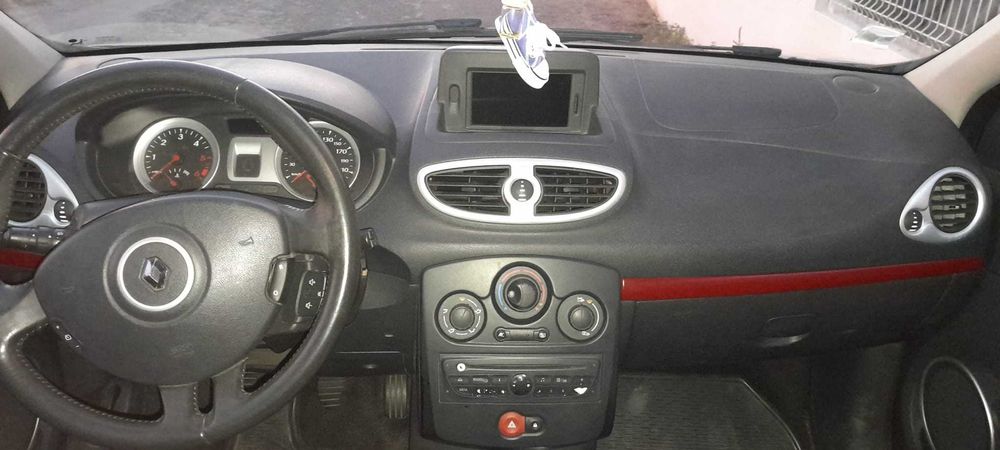 Renault Clio RipCurl Edition