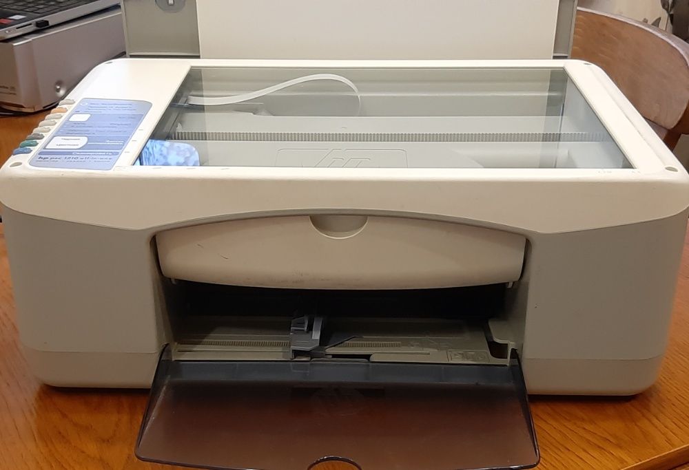Принтер, копир, сканер. HP 1210 all-in-one