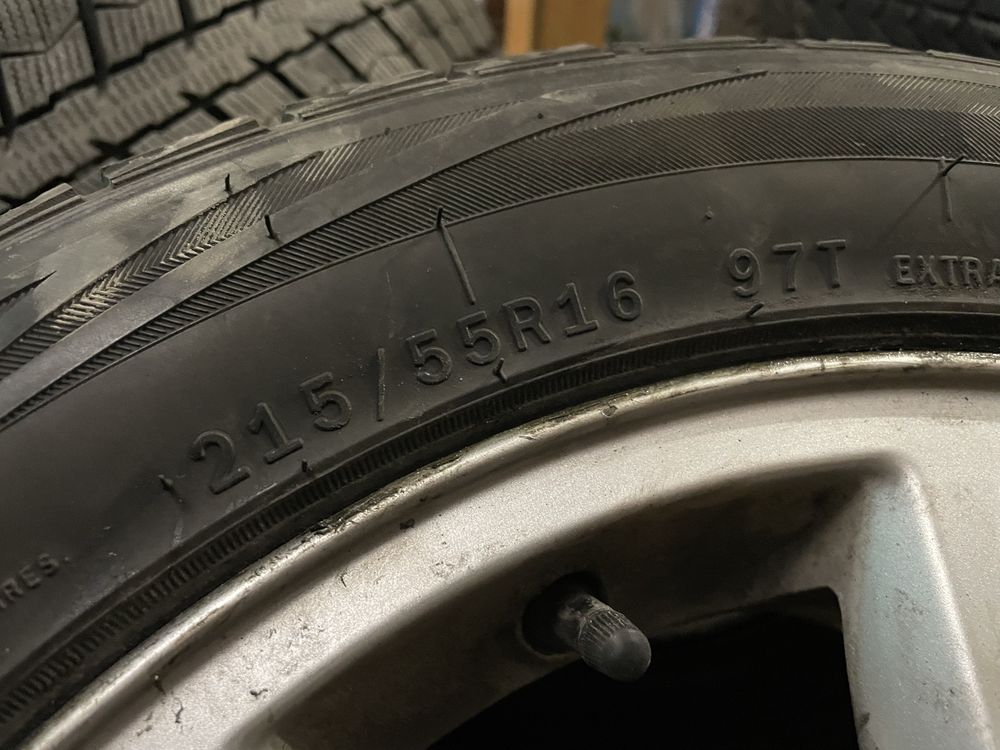 Оригінальні диски Volvo з резиною 215 / 55 R16