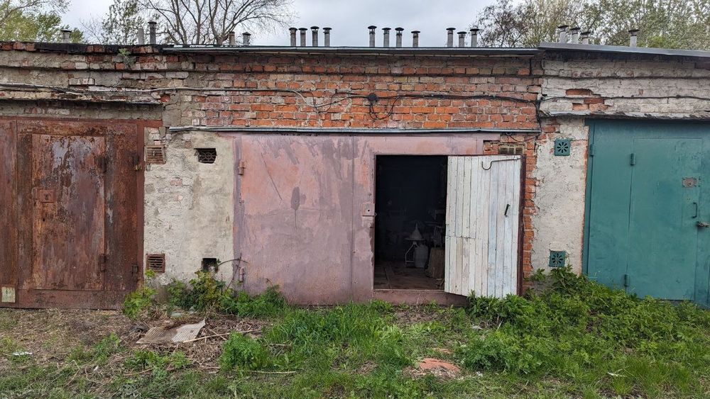 Продам гараж Гущин