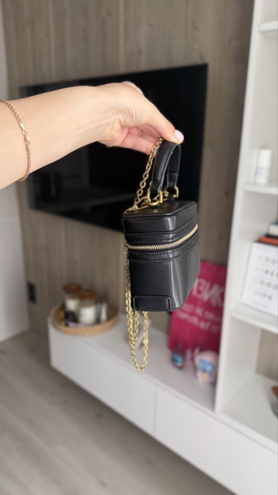 Маленька сумочка чорна zara