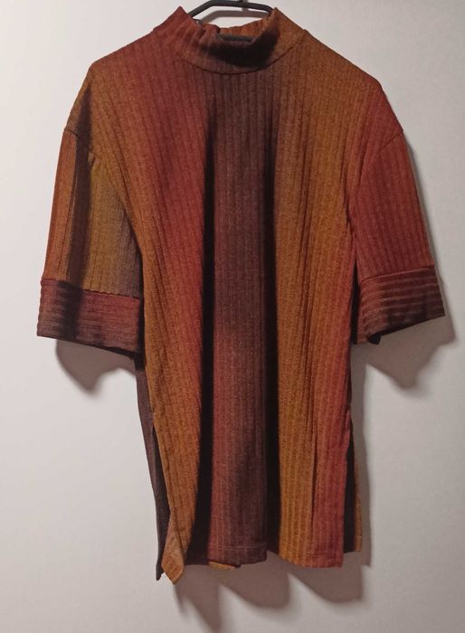 Bluzka z lekkiej prążkowanej dzianiny  M Zara