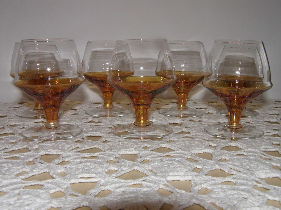 Kieliszki na stopie szkło barwione lata 70-te