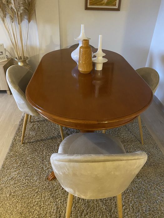 Mesa de jantar cerejeira para 6 lugares