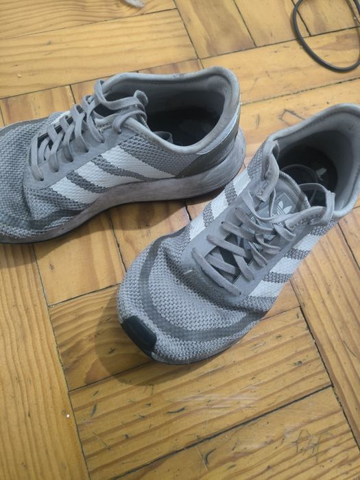 Tênis Adidas Cinzentos Usado tamanho 38