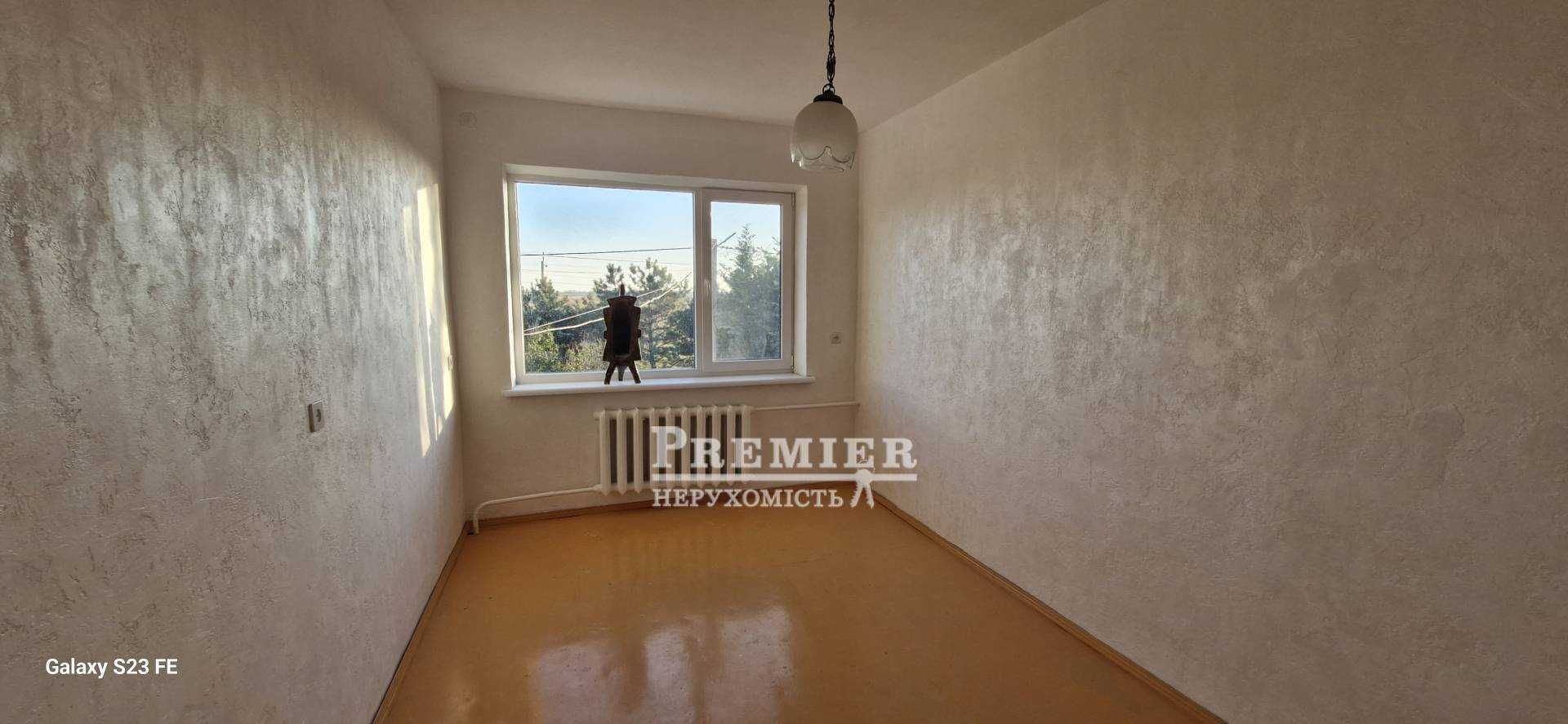 У продажу 2 поверх. будинок в центрі с. Молодіжне.