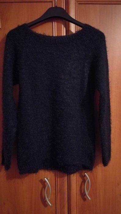 Granatowy sweterek