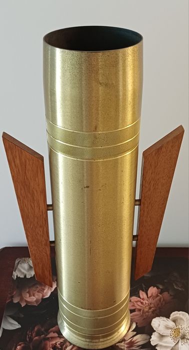 Mosiężna Łuska Artyleryjska 105mm - Wazon/Dekoracja Modernistyczna