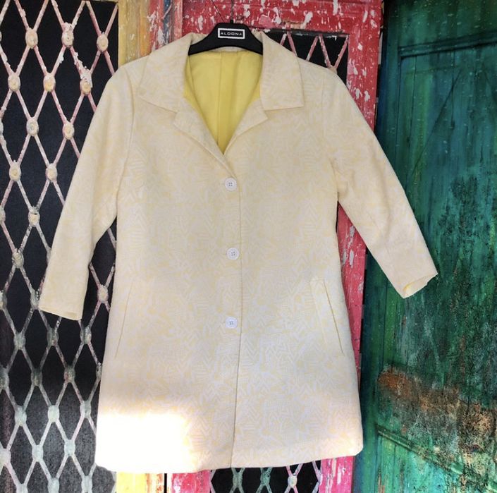 Żółty damski płaszcz [M]