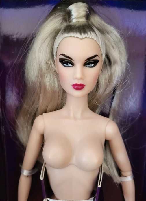 Integrity Toys Victoire Roux Black Ice