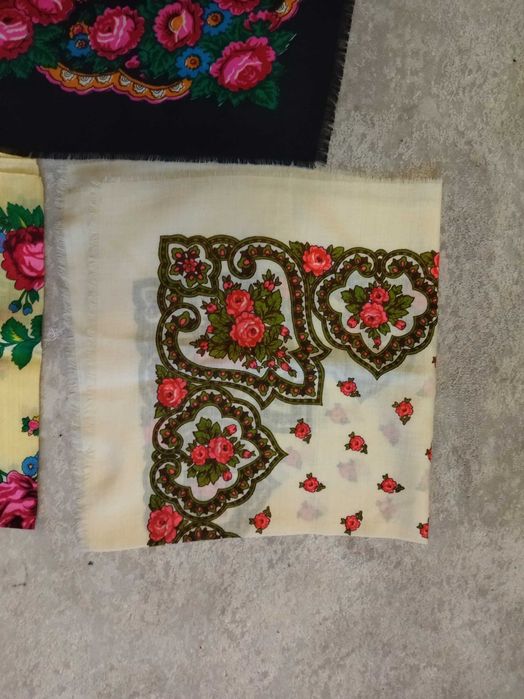 Хустки жіночі з маминої шафи