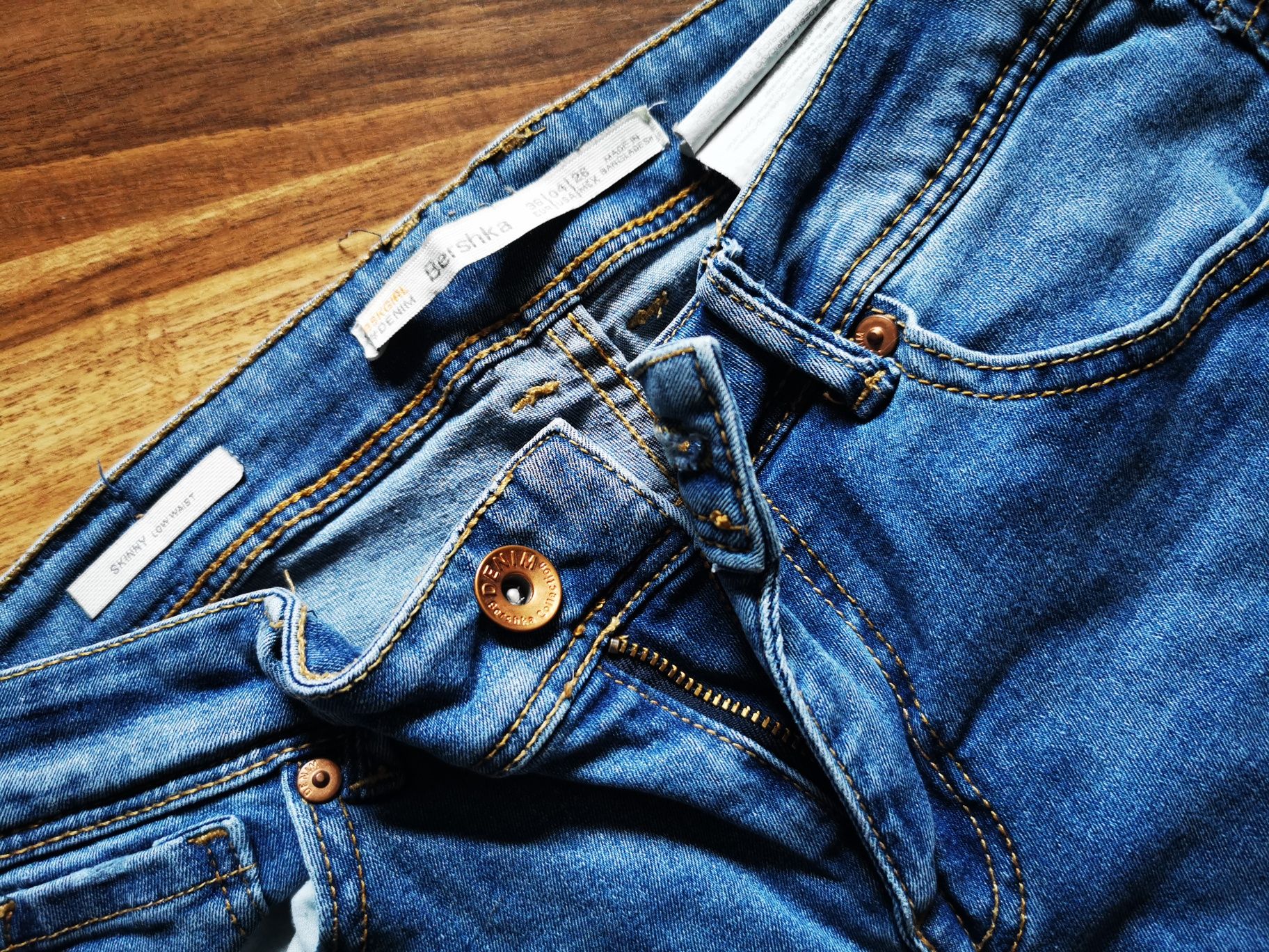 Spodnie jeansy bershka
