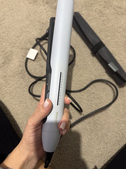 Вирівнювач волосся Philips BHS520/00