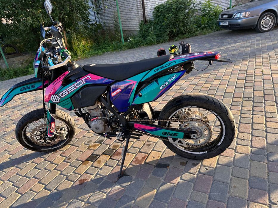 Geon Dakar GNS 300r