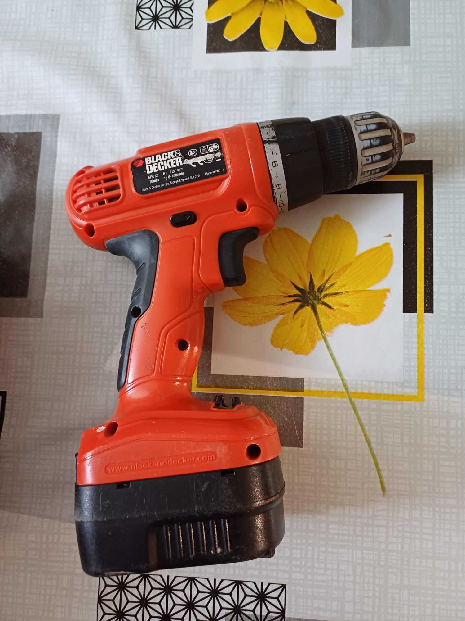 Wkrętarka akumlatorowa Black&Decker 12V