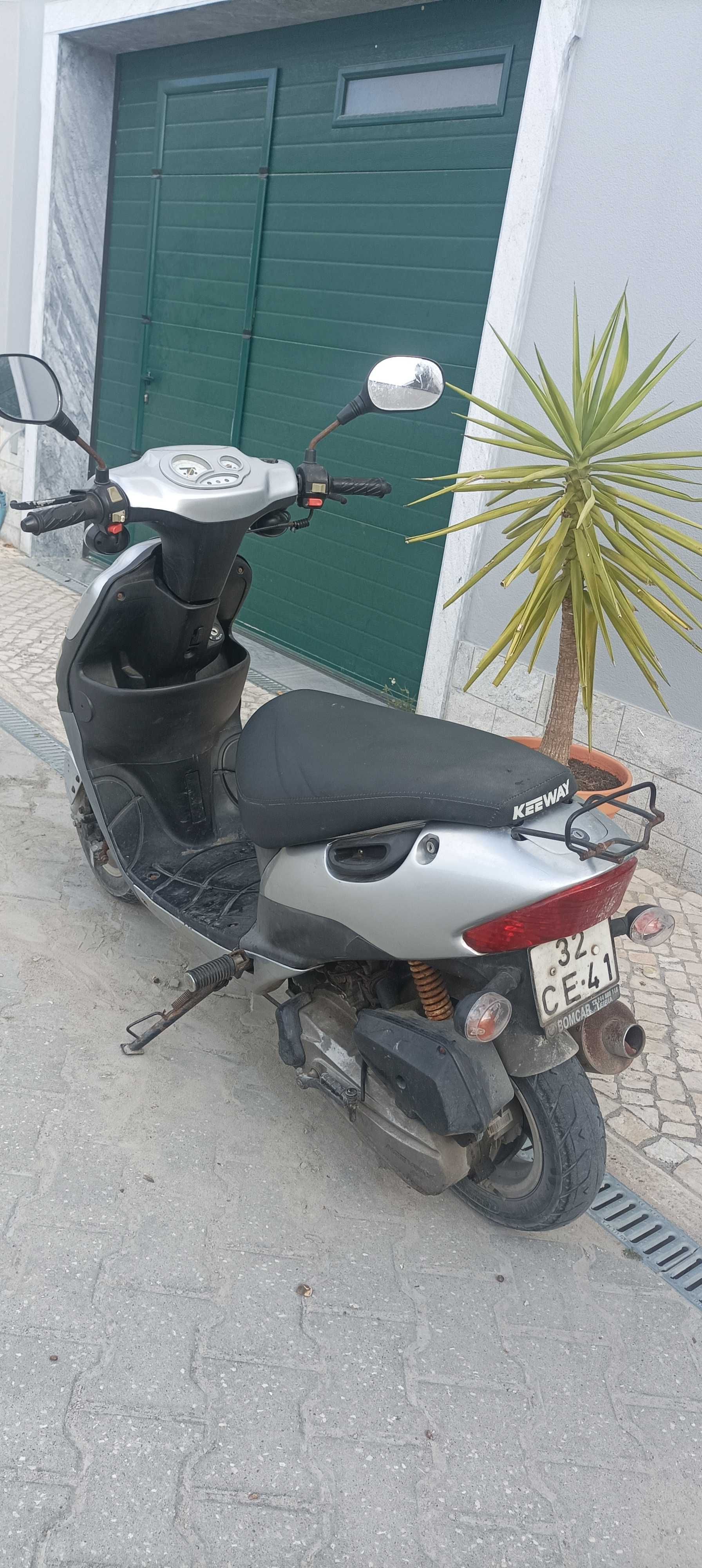 Acelera keeway a andar