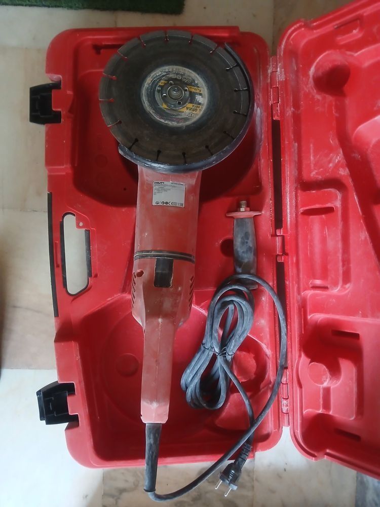 Vendo 5 máquinas de construção civil Hilti