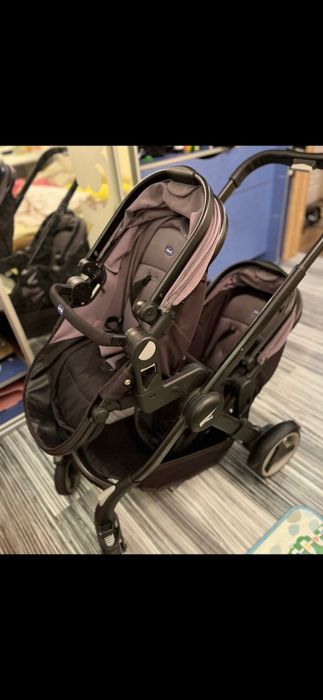 Коляска для двійні!!!

Chicco Fully Twin – це універсальний т