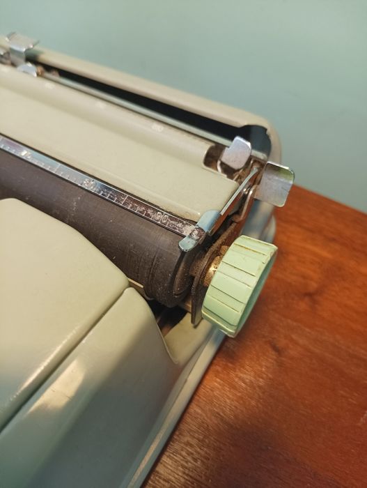 Máquina de escrever Hermes Baby