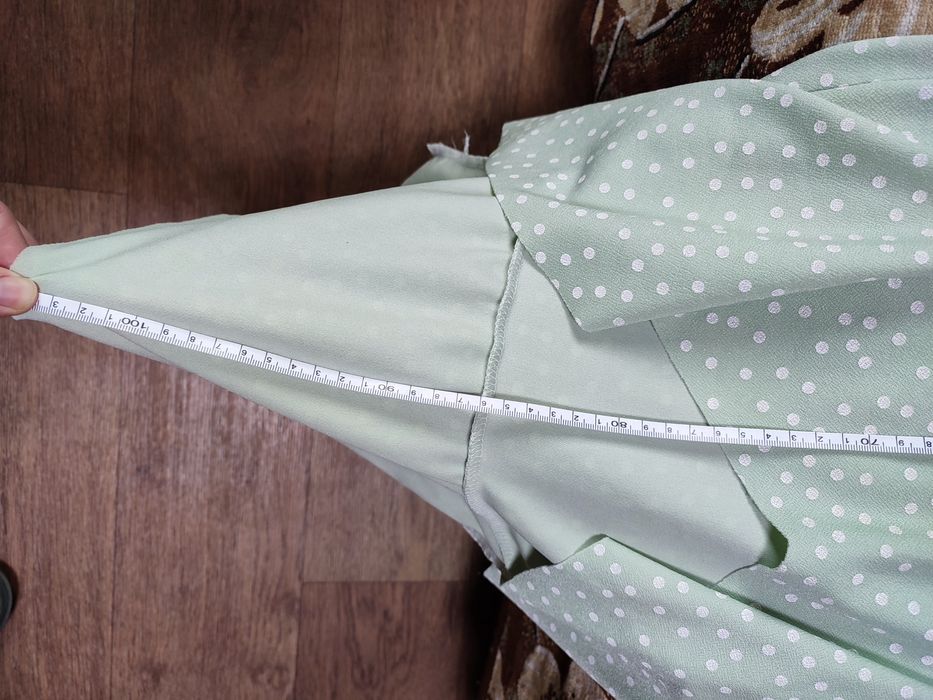 Жіноча сукня , довга заді, коротка спереду. Платье в пол